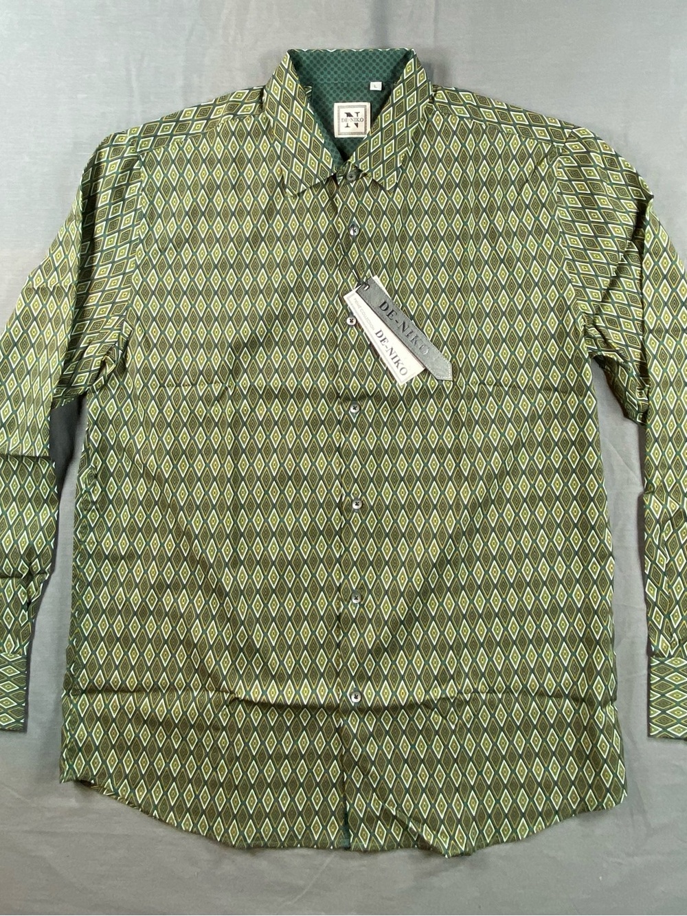 De - Niko Men's Green Diamond-Pattern Dress Shirt